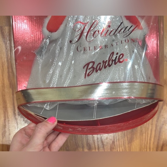 2001 Special Edition Holiday Celebration Barbie - Picture 2 of 5